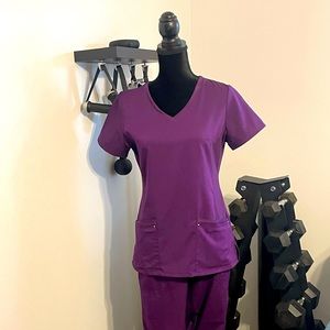 Scrubs - Healing Hands Purple Label Size Small, excellent condition